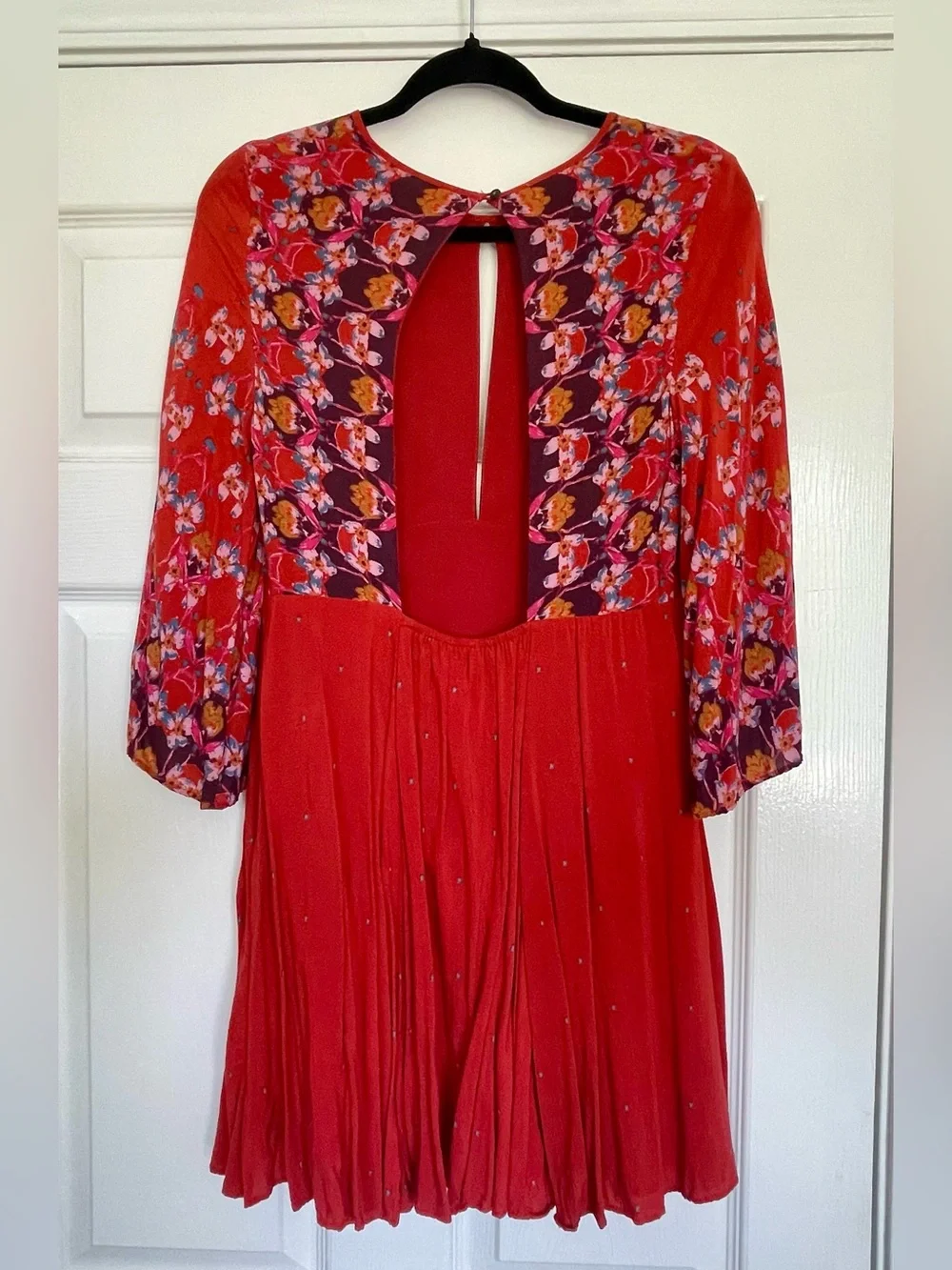 Ecote Red Floral Paneled Long Sleeve Dress - Picture 3 of 5